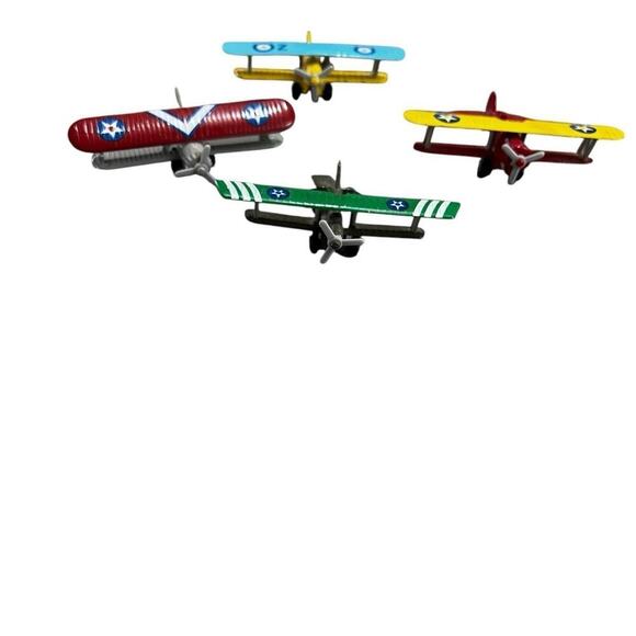 Set of 4 bi-wing airplanes, die cast metal and plastic to attach wings. - Picture 4 of 6